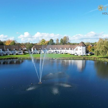 Isis Lakes 84 - Tortola Lodge South Cerney Exteriör bild