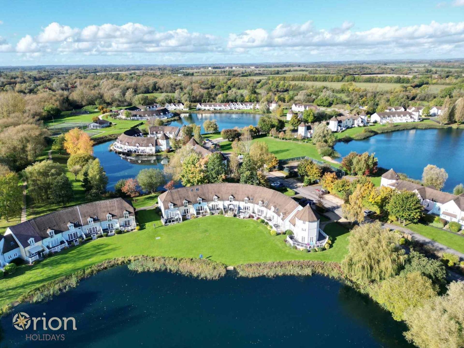 Isis Lakes 84 - Tortola Lodge South Cerney Exteriör bild
